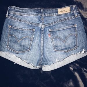 Cut-off Levi denim shorts